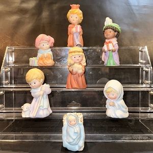 Avon Heavenly Blessings Nativity Set - Vintage (1986) EUC. 7 Pieces.